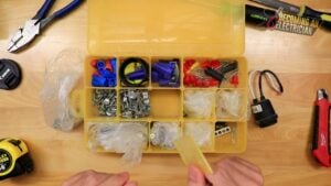 Best Parts Tray for Electricians to Carry Accessories like Screws, Nails, Staples, Marettes, Finishing Screws, Anti Shorts and More!